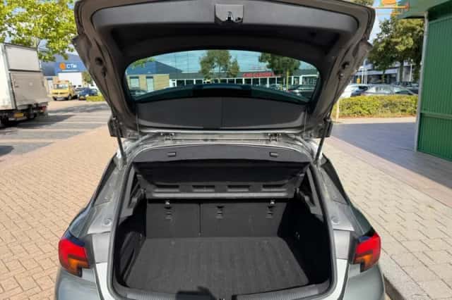 Opel Astra (2021) thumbnail 5