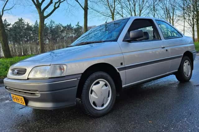 Ford Escort (1993) thumbnail 1