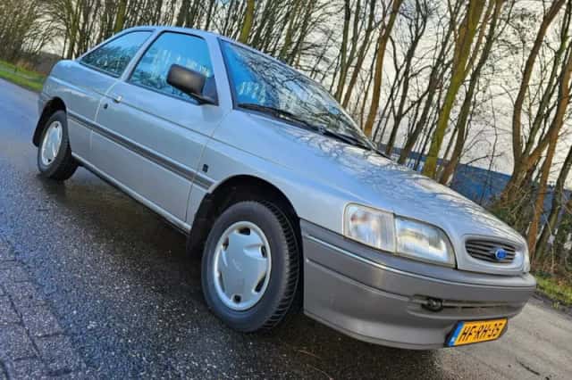 Ford Escort (1993) thumbnail 2