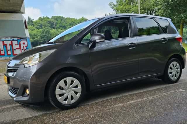Toyota Verso (2013) thumbnail 1