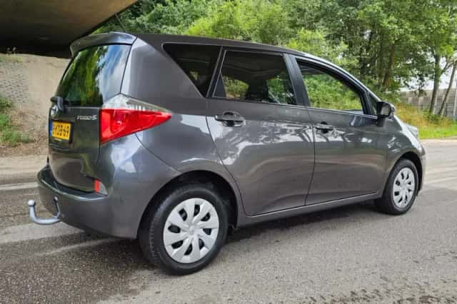 Toyota Verso (2013) thumbnail 4
