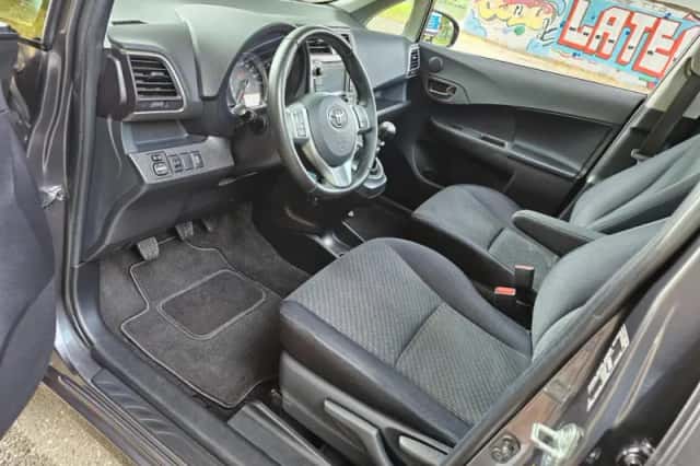 Toyota Verso (2013) thumbnail 5