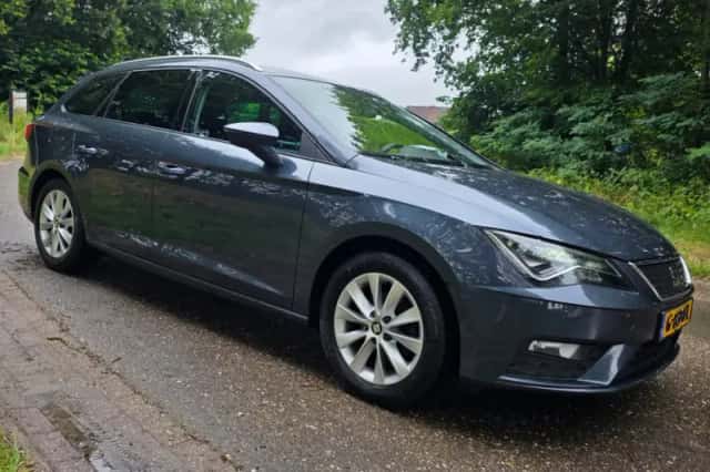 SEAT Leon (2019) thumbnail 2