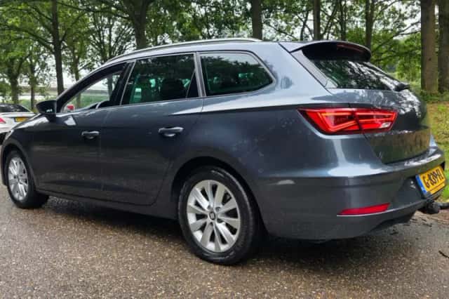 SEAT Leon (2019) thumbnail 3