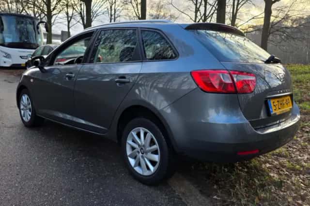 SEAT Ibiza (2015) thumbnail 4