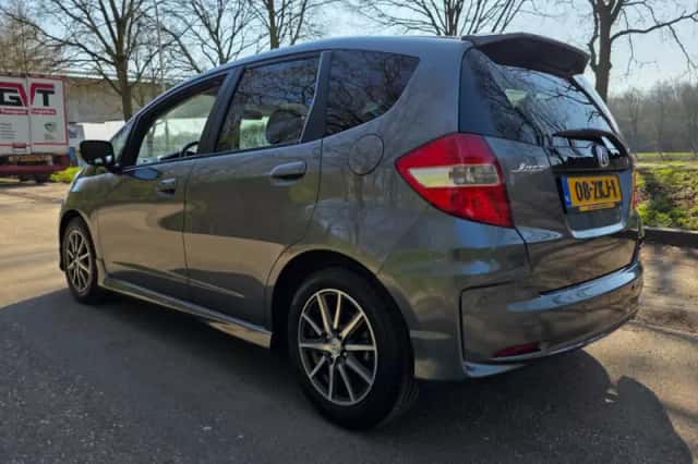 Honda Jazz (2012) thumbnail 3