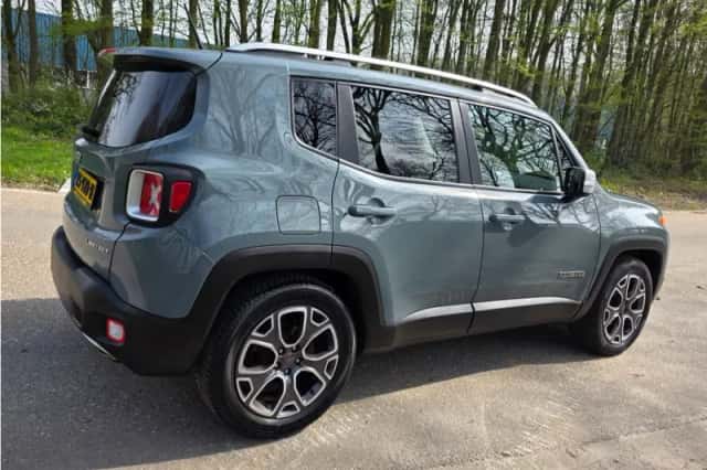 Jeep Renegade (2018) thumbnail 3