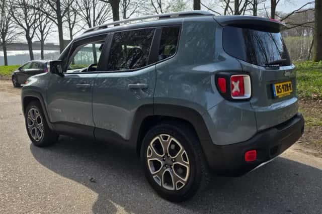 Jeep Renegade (2018) thumbnail 4