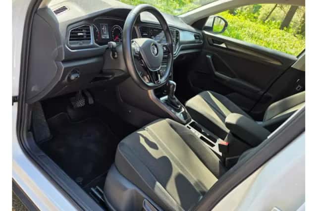 Volkswagen T-Roc (2019) thumbnail 6
