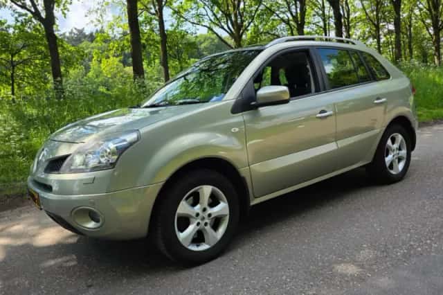 Renault Koleos (2009) thumbnail 1