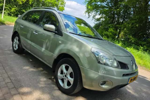 Renault Koleos (2009) thumbnail 2