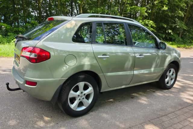 Renault Koleos (2009) thumbnail 3