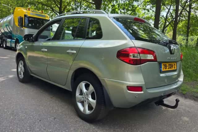 Renault Koleos (2009) thumbnail 4