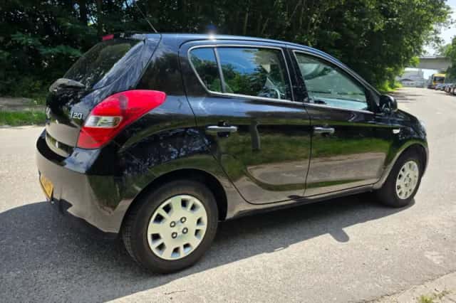 Hyundai i20 (2010) thumbnail 3