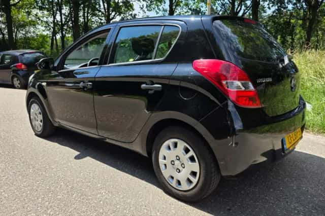 Hyundai i20 (2010) thumbnail 4