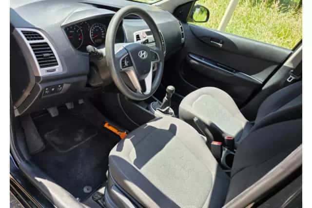 Hyundai i20 (2010) thumbnail 5
