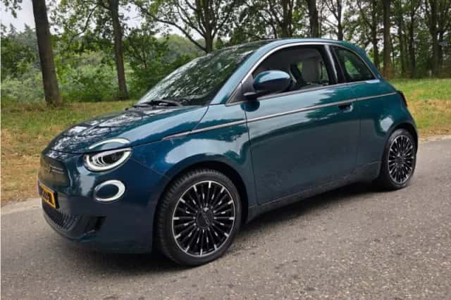 Fiat 500 (2021) thumbnail 1