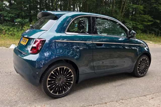 Fiat 500 (2021) thumbnail 3