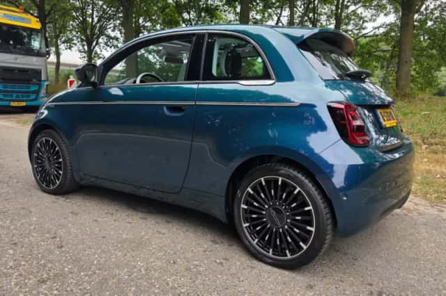Fiat 500 (2021) thumbnail 4
