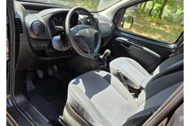 Peugeot Bipper (2011) thumbnail 5