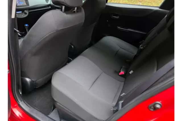 Toyota Yaris (2013) thumbnail 6