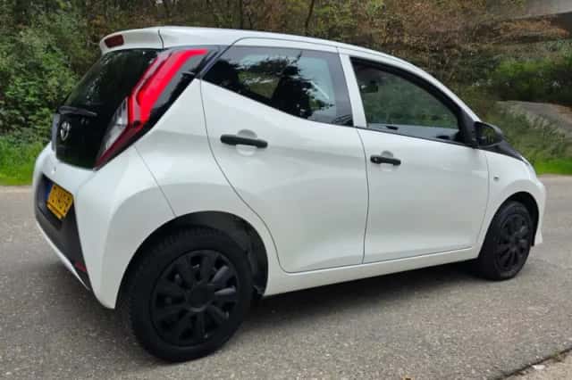 Toyota Aygo (2018) thumbnail 3