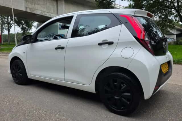 Toyota Aygo (2018) thumbnail 4