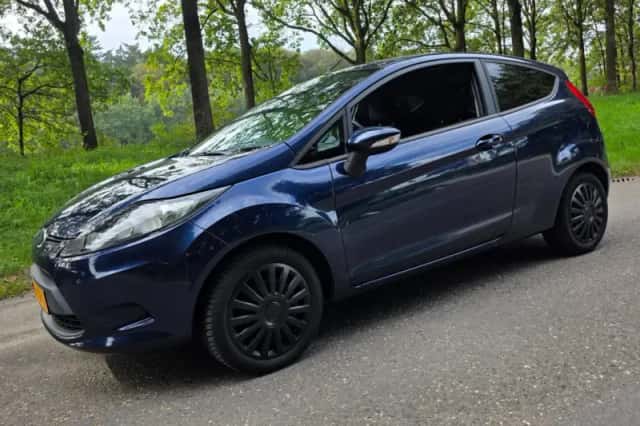 Ford Fiesta (2011) thumbnail 1