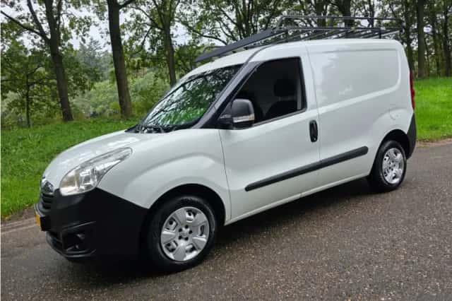 Opel Combo (2015) thumbnail 1
