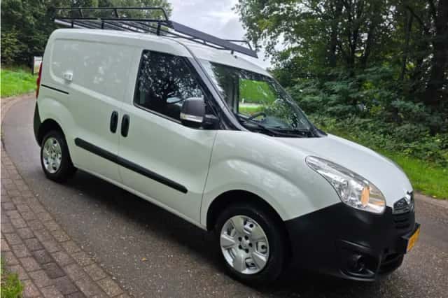 Opel Combo (2015) thumbnail 2