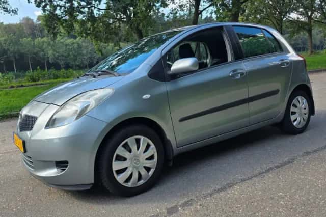 Toyota Yaris (2006) thumbnail 1