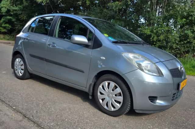 Toyota Yaris (2006) thumbnail 2
