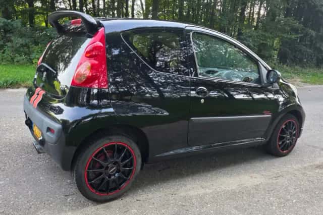Peugeot 107 (2010) thumbnail 3