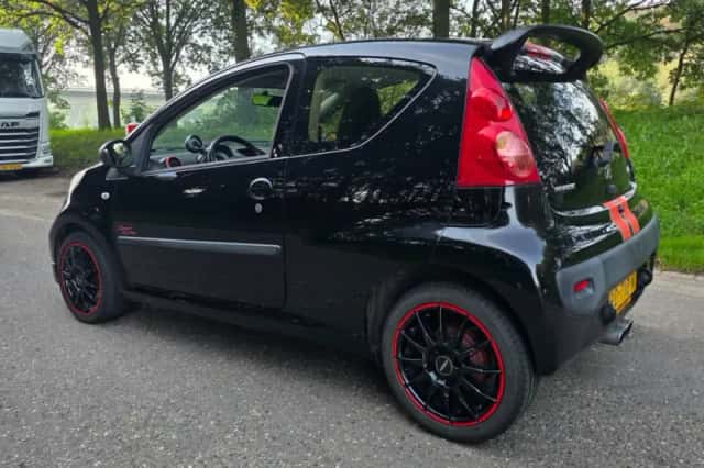 Peugeot 107 (2010) thumbnail 5
