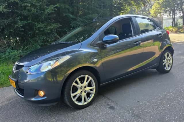 Mazda 2 (2008) thumbnail 1