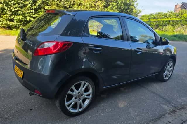 Mazda 2 (2008) thumbnail 4