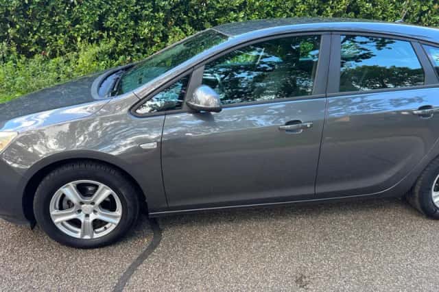 Opel Astra (2010) thumbnail 3