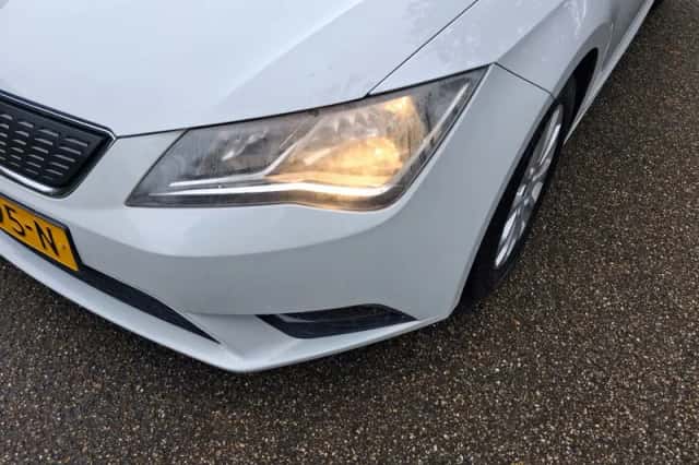 SEAT Leon (2016) thumbnail 4