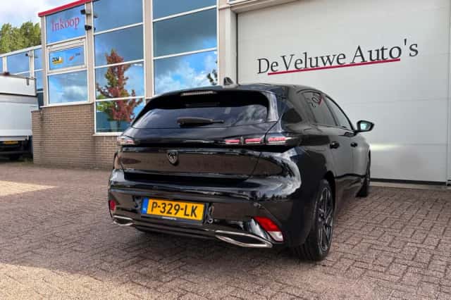 Peugeot 308 (2022) thumbnail 2