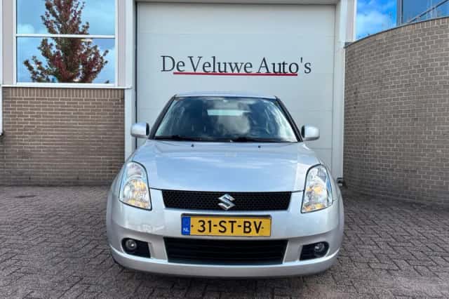 Suzuki Swift (2006) thumbnail 5
