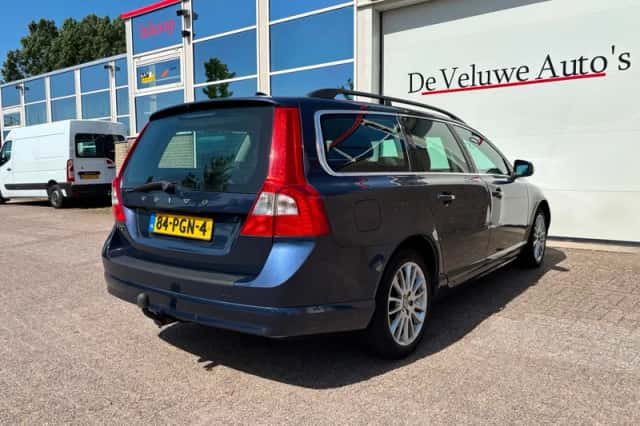 Volvo V70 (2011) thumbnail 2