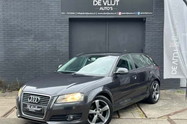 Audi A3 (2008) thumbnail 2
