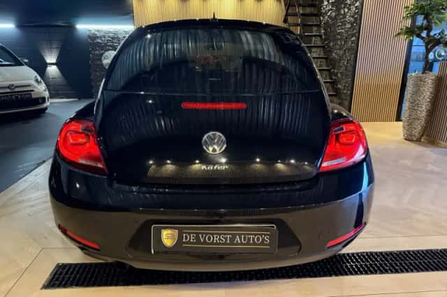 Volkswagen Beetle (2012) thumbnail 3