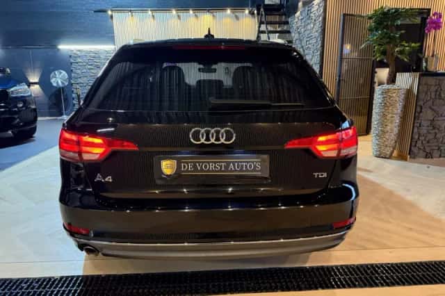 Audi A4 (2016) thumbnail 5