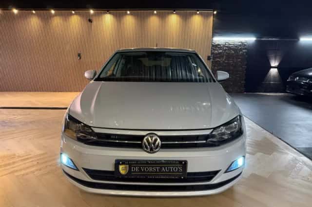 Volkswagen Polo (2018) thumbnail 2