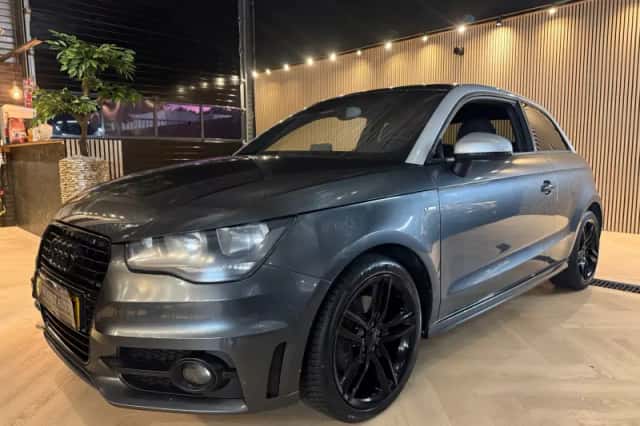 Audi A1 (2011) thumbnail 5