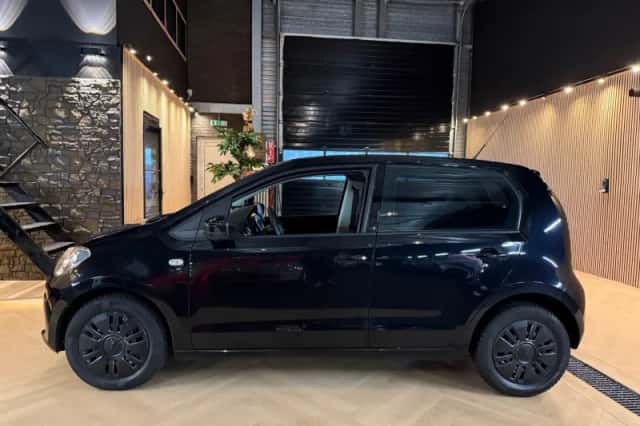 Volkswagen Up! (2013) thumbnail 3