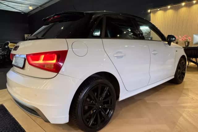 Audi A1 (2013) thumbnail 6