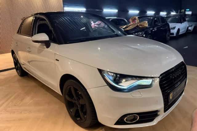 Audi A1 (2012) thumbnail 3