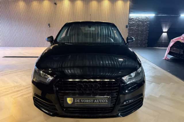 Audi A1 (2011) thumbnail 2